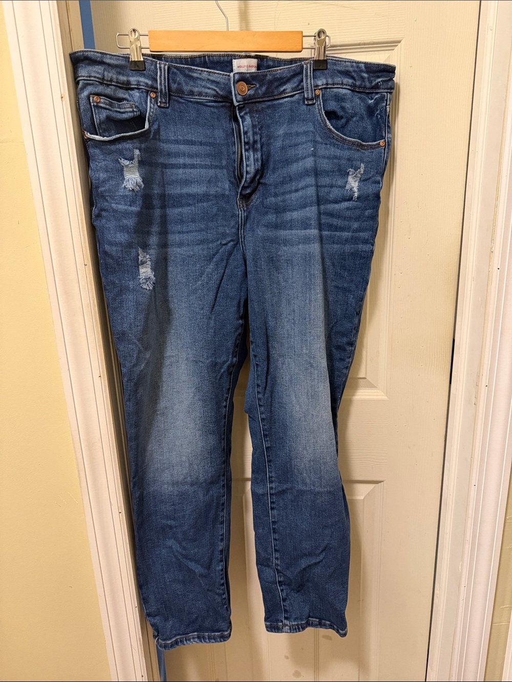 Classic Women's Blue Distressed Straight-Leg Jeans